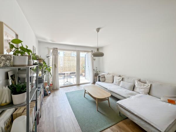 Appartement
         3 pièces
        - 72 m² 321 500 € *