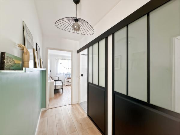 Appartement
         3 pièces
        - 72 m² 321 500 € *