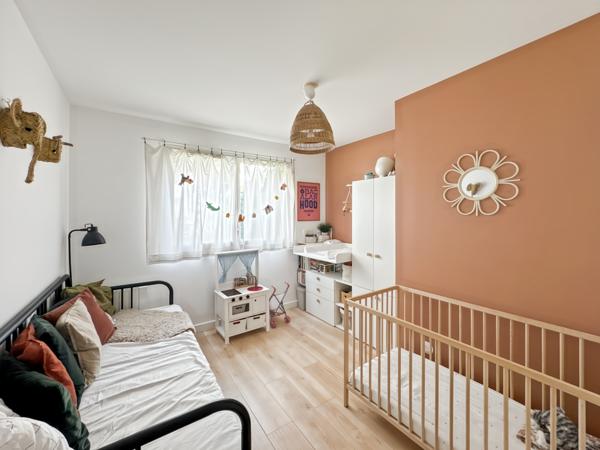 Appartement
         3 pièces
        - 72 m² 321 500 € *