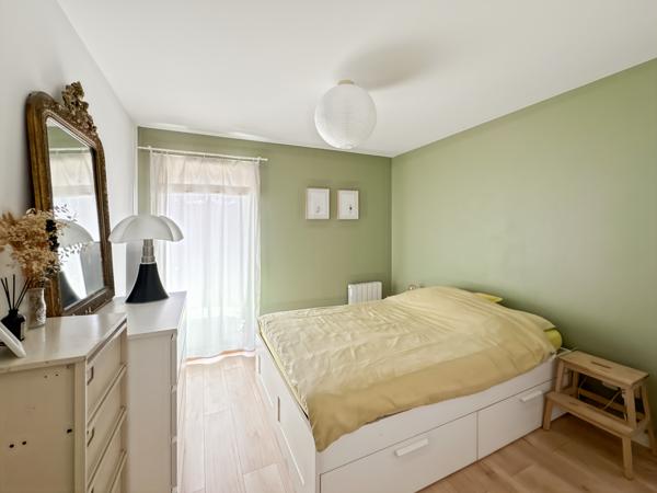 Appartement
         3 pièces
        - 72 m² 321 500 € *
