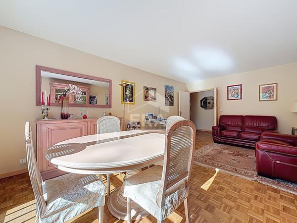 Michel Bizot - Appartement 4 pièces balcon parking