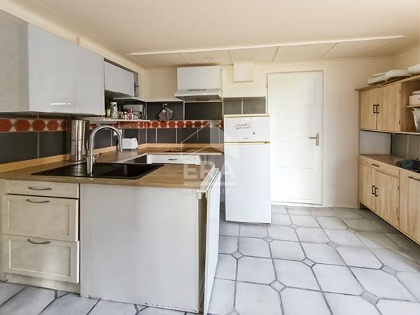 APPARTEMENT DE TYPE 2 PIECES EN REZ DE JARDIN AVEC PISCINE COLLECTIVE