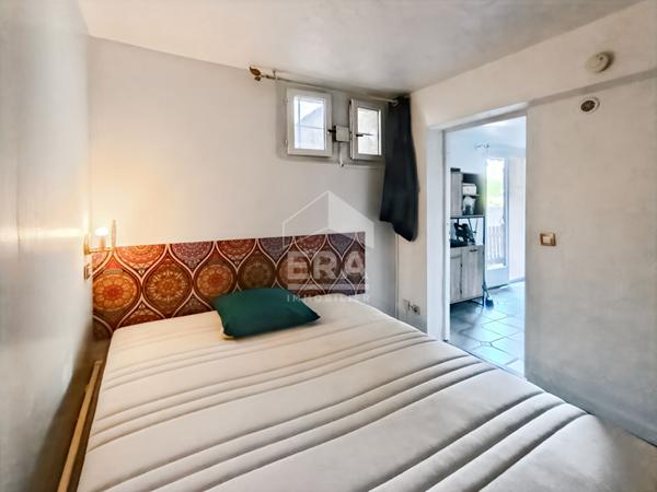 APPARTEMENT DE TYPE 2 PIECES EN REZ DE JARDIN AVEC PISCINE COLLECTIVE