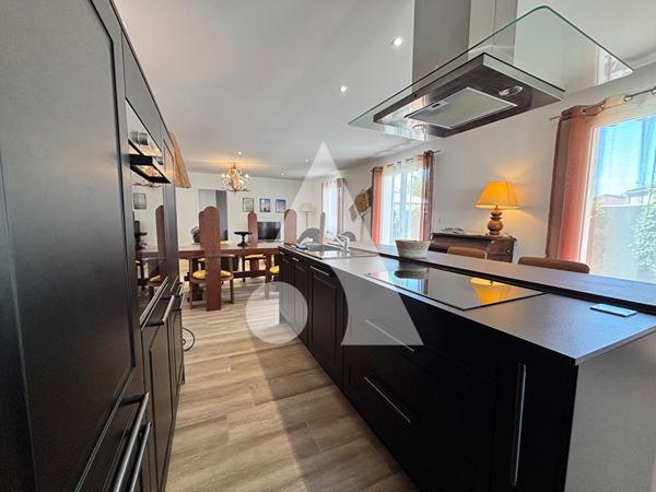 Maison 7 pièces 136.7 m2