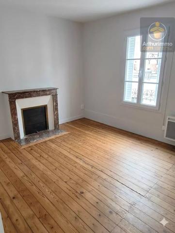 Location                                                      Appartement
                        
                     3 pièces                      64 m2                     à Beaugency
