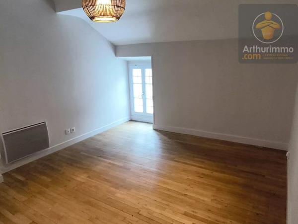 Location                                                      Appartement
                        
                     3 pièces                      64 m2                     à Beaugency
