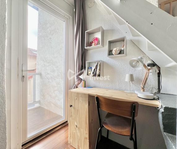 Maison de ville de type 4 avec terrasse et garage pour citadine.