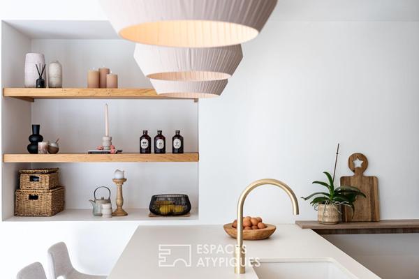 Maison contemporaine, piscine et vue dégagée