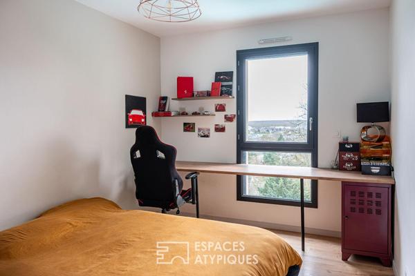 Maison contemporaine, piscine et vue dégagée