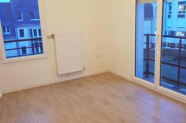 Location - Appartement 3 pièces 76 m 2 LE MANS (72000)