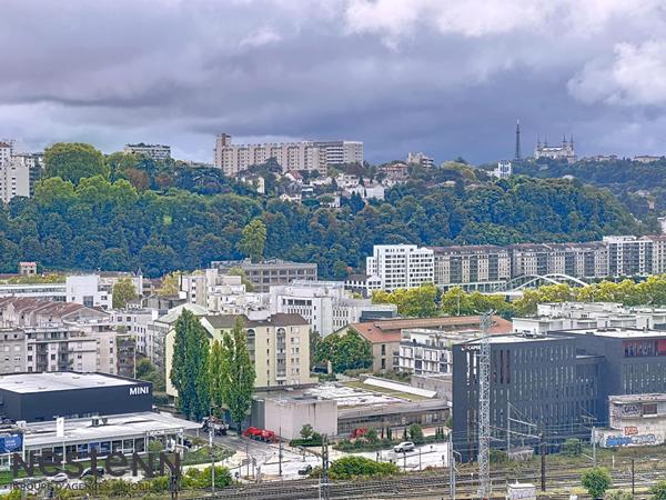 T4 - Dernier étage - Gare de Vaise - Vue dégagée