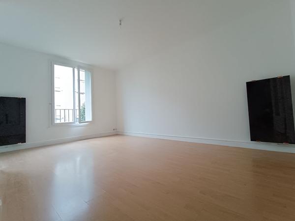 STUDIO AVEC PARKING