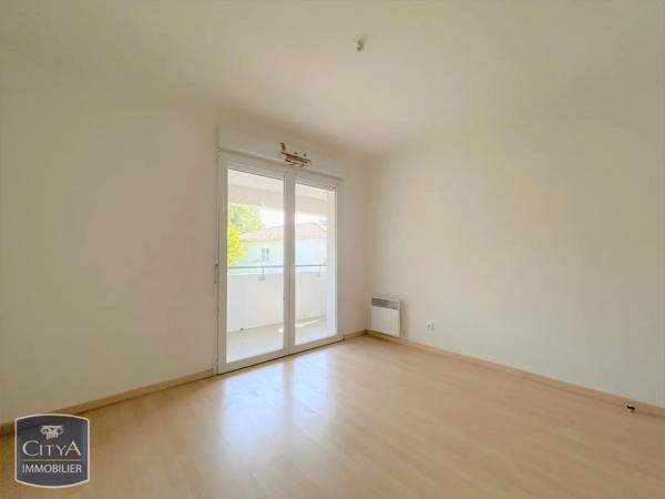 Appartement à louer 3 pièces 71.83m² Saint-Seurin-sur-l'Isle (33660)