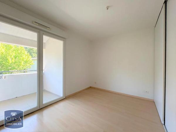 Appartement à louer 3 pièces 71.83m² Saint-Seurin-sur-l'Isle (33660)