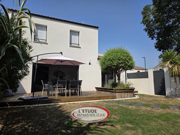 STE PAZANNE BOURG : RT 2012 de 2017 114 m² + garage, terrasse, préau et abri de jardin !
