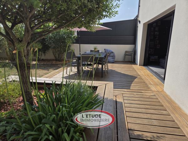 STE PAZANNE BOURG : RT 2012 de 2017 114 m² + garage, terrasse, préau et abri de jardin !