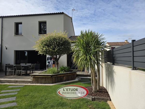 STE PAZANNE BOURG : RT 2012 de 2017 114 m² + garage, terrasse, préau et abri de jardin !