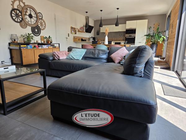STE PAZANNE BOURG : RT 2012 de 2017 114 m² + garage, terrasse, préau et abri de jardin !