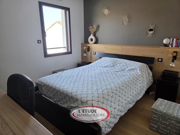 STE PAZANNE BOURG : RT 2012 de 2017 114 m² + garage, terrasse, préau et abri de jardin !