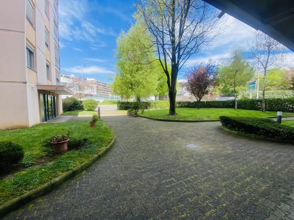 T2 traversant de 53 m² à Annemasse Centre-Gare – Transformable en T3 –