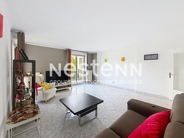 Grand Appartement T4 3 chambres aux Terrasses de Tassigny avec cave ,place de parking et garage- 69500 BRON