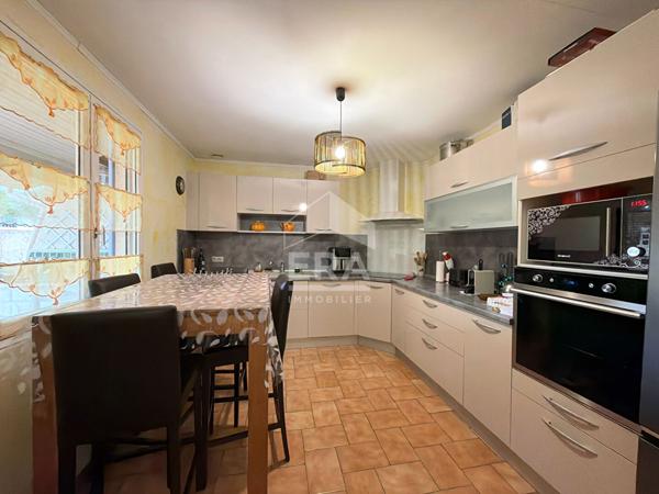 A VENDRE  EN EXCLUSIVITE 13610 LE PUY SAINTE REPARADE MAISON PLAIN PIED 7 PIECES 130M² AVEC JARDIN GARAGE ET PISCINE