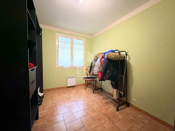 A VENDRE  EN EXCLUSIVITE 13610 LE PUY SAINTE REPARADE MAISON PLAIN PIED 7 PIECES 130M² AVEC JARDIN GARAGE ET PISCINE