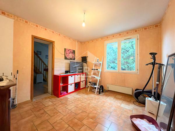 A VENDRE  EN EXCLUSIVITE 13610 LE PUY SAINTE REPARADE MAISON PLAIN PIED 7 PIECES 130M² AVEC JARDIN GARAGE ET PISCINE