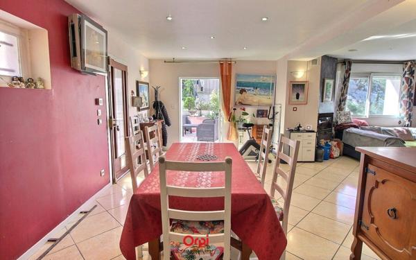 Maison à vendre    4 pièces • 118 m2 Marseille 10