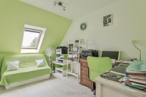 Maison semi individuelle pleine de charme sur secteur prisé et calme.