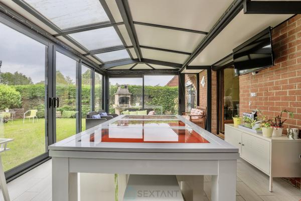 Maison semi individuelle pleine de charme sur secteur prisé et calme.