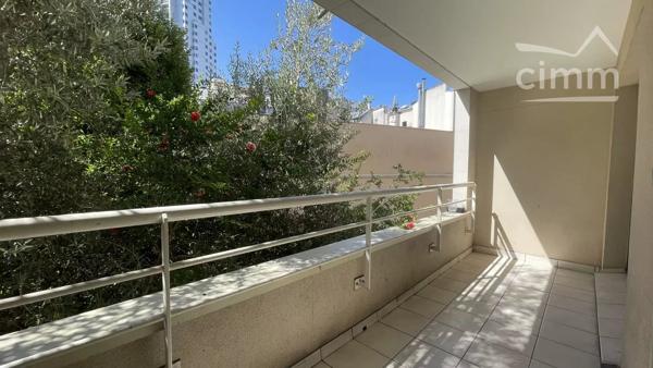 Paris 19ème - Rare 6P 119m² • Balcon, 2 parkings, Résidence verdoyante, gardien 24h/24.