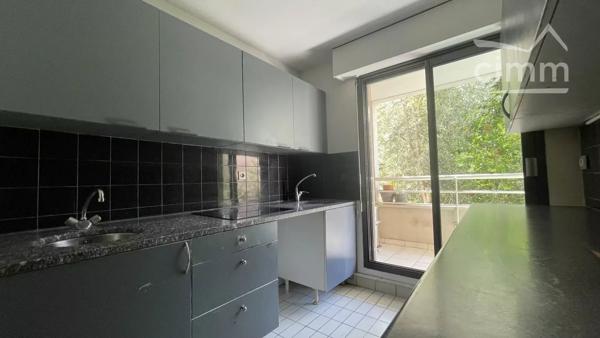 Paris 19ème - Rare 6P 119m² • Balcon, 2 parkings, Résidence verdoyante, gardien 24h/24.