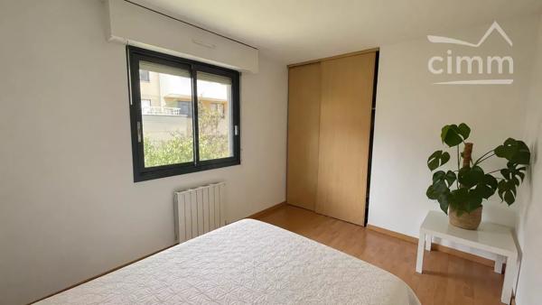 Paris 19ème - Rare 6P 119m² • Balcon, 2 parkings, Résidence verdoyante, gardien 24h/24.