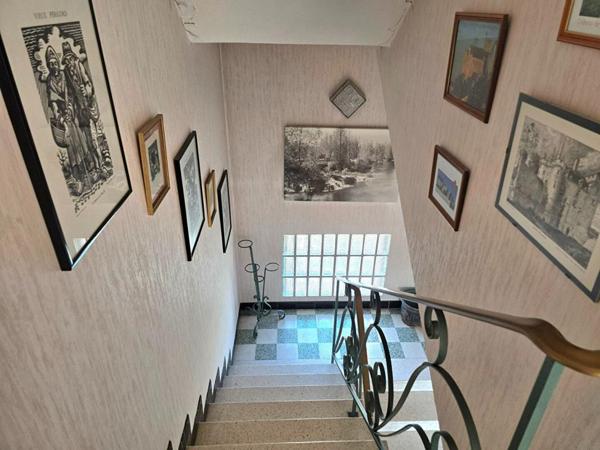 Maison de ville de type 8, édifiée sur deux garages privatifs et un terrain de 350 m²