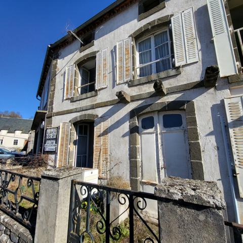 Grande maison SAINT SATURNIN Saint-Saturnin (15190)