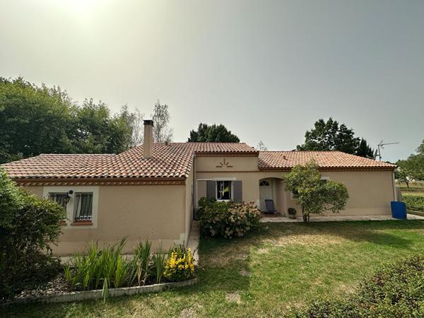 Maison de plain pied avec piscine et parc arboré , Villeneuve sur lot