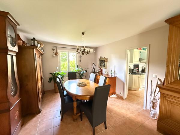 Maison de plain pied avec piscine et parc arboré , Villeneuve sur lot