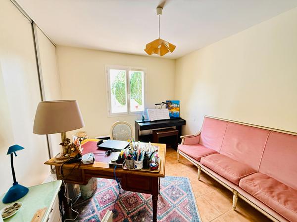 Maison de plain pied avec piscine et parc arboré , Villeneuve sur lot