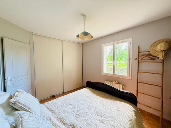 Maison de plain pied avec piscine et parc arboré , Villeneuve sur lot