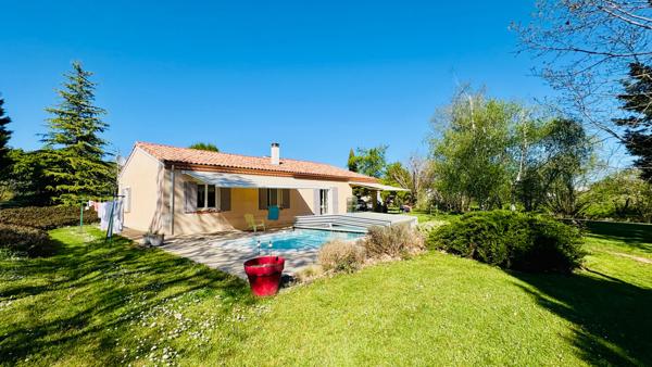 Maison de plain pied avec piscine et parc arboré , Villeneuve sur lot