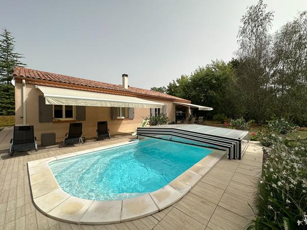 Maison de plain pied avec piscine et parc arboré , Villeneuve sur lot