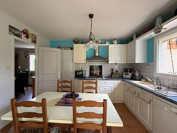 Maison de plain pied avec piscine et parc arboré , Villeneuve sur lot