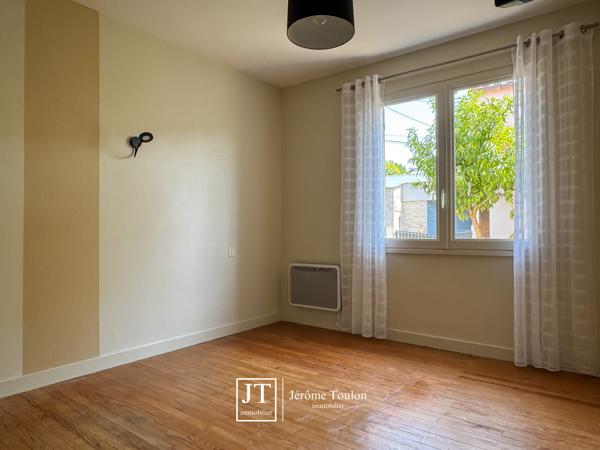 Maison
                                                                                                                                                                                                                                                                                                                        4 pièce(s)                                                                                                                                                                                                          2 chambre(s)                                                                                                                                                                                                          95  m²