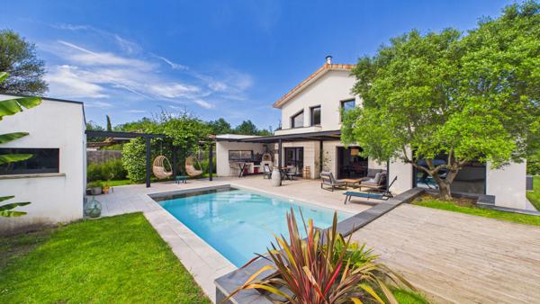 Maison contemporaine à Tosse - Calme, confort et prestations de qualité Tosse