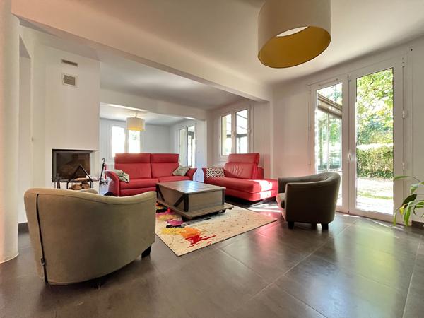 Superbe maison familiale aux volumes généreux avec piscine !