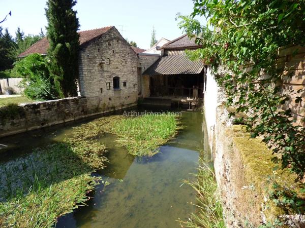 Vente Propriété 11 pièces 310 m2 à Noyers