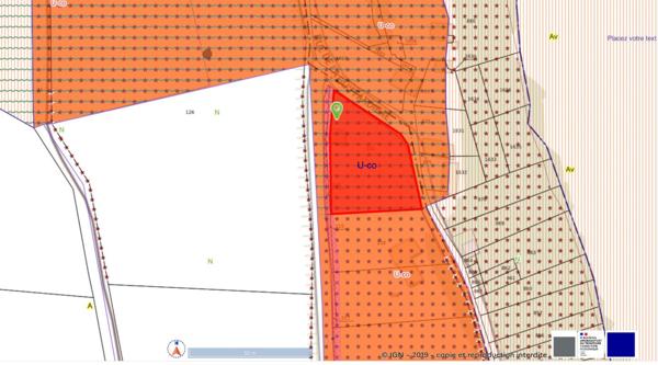 Terrain à bâtir Proche Chinon 1438 m2 , Cave et hangar