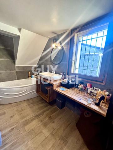 VILLA 168 m² . 870m² de terrain + GRANGE DE 116M2