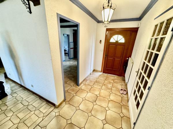 Maison 6 pièces de 122m2 sur 662m2 de terrain à Claye-souilly